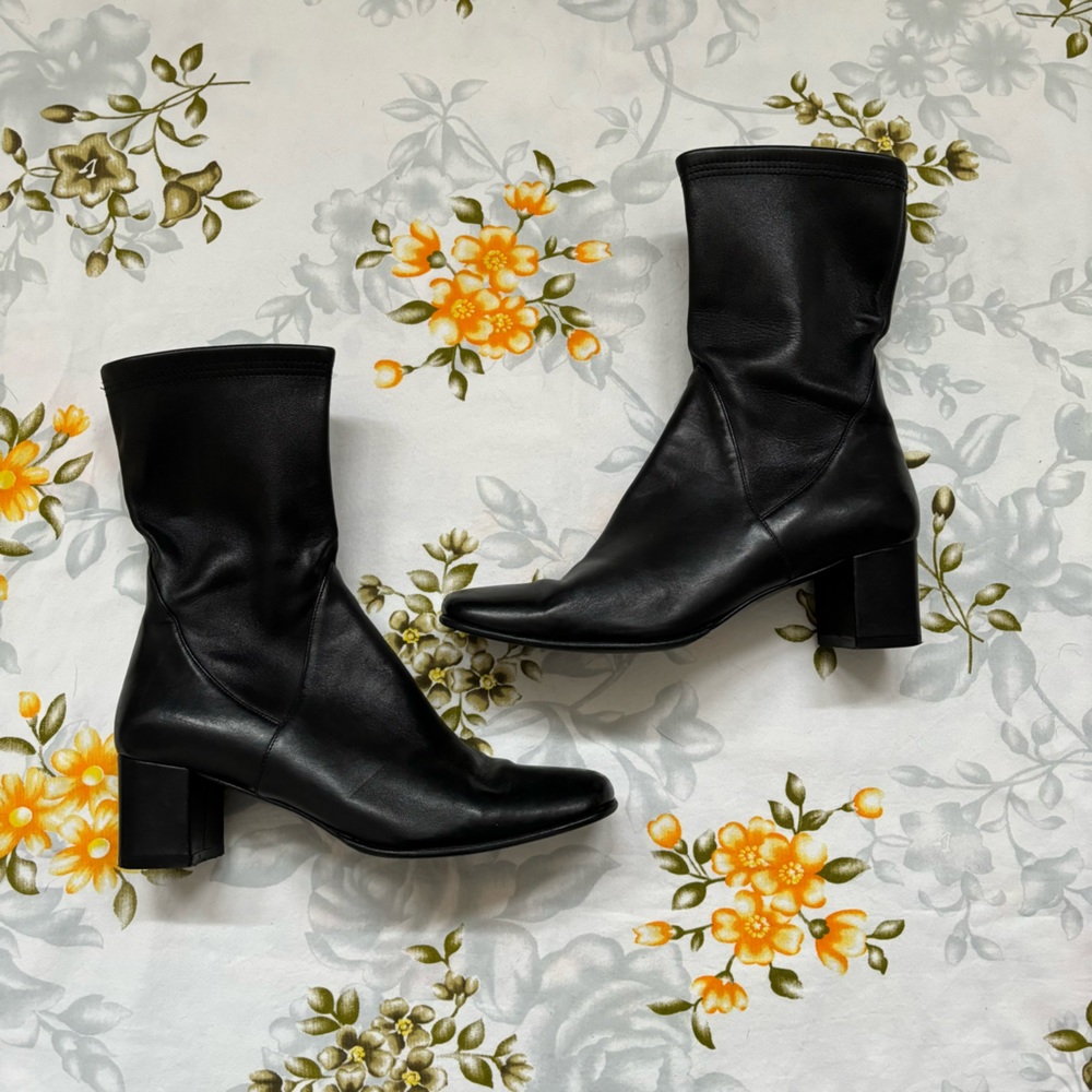 Salvatore Ferragamo Size 6.5 Heeled Booties